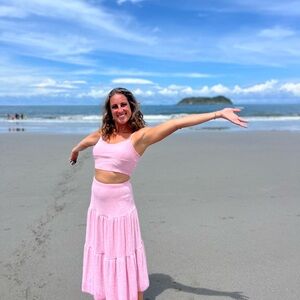 Meet your Posher, Hilary